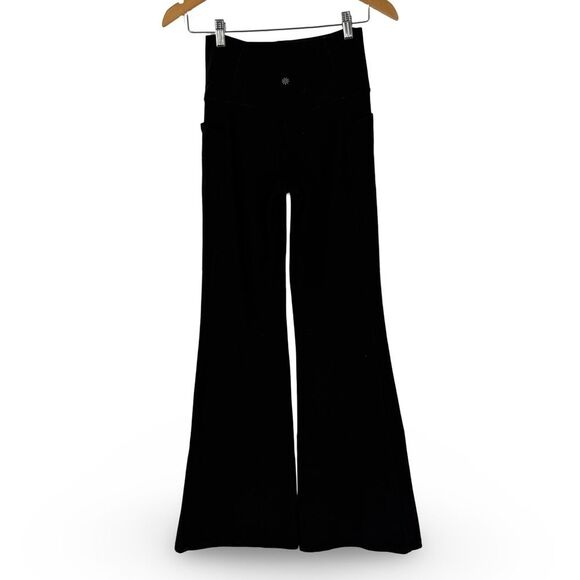 Athleta Salutation Stash High Rise Flare Pant in Black | Small - Picture 4 of 9